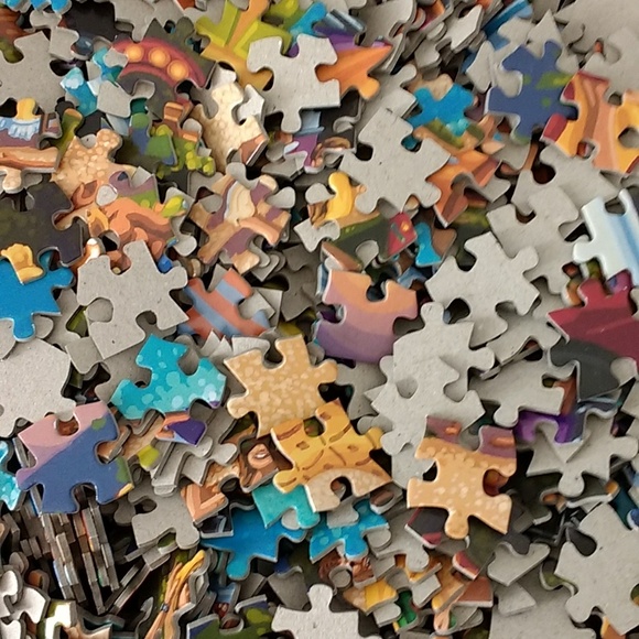 Hawaiian Food Truck Festival 2,000 piece jigsaw puzzle - Picture 3 of 6